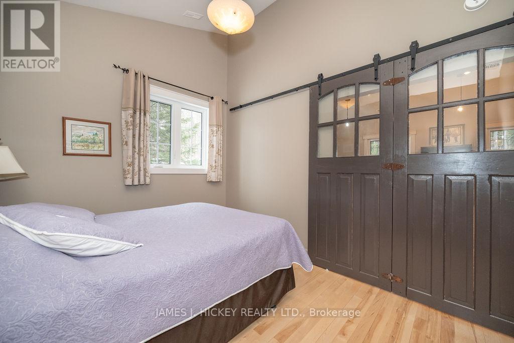 313 Meilleur'S Road, Laurentian Hills, ON - Indoor Photo Showing Bedroom