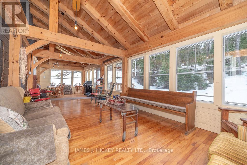 313 Meilleur'S Road, Laurentian Hills, ON - Indoor Photo Showing Other Room