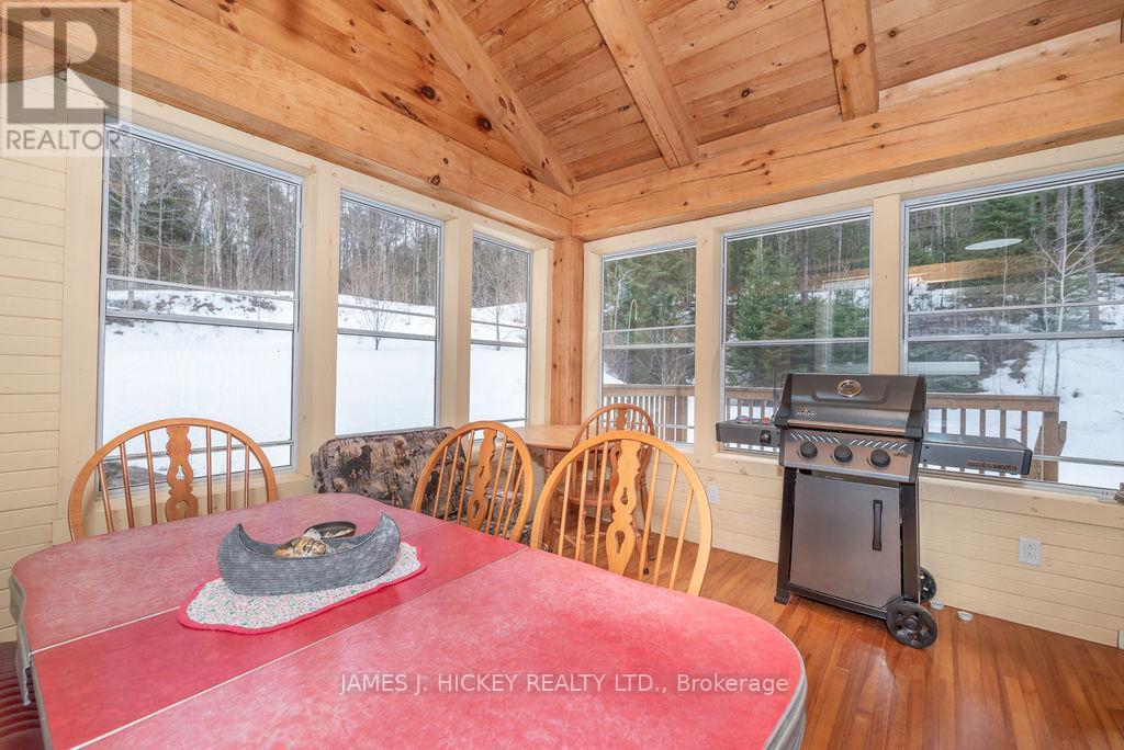 313 Meilleur'S Road, Laurentian Hills, ON - Indoor Photo Showing Dining Room
