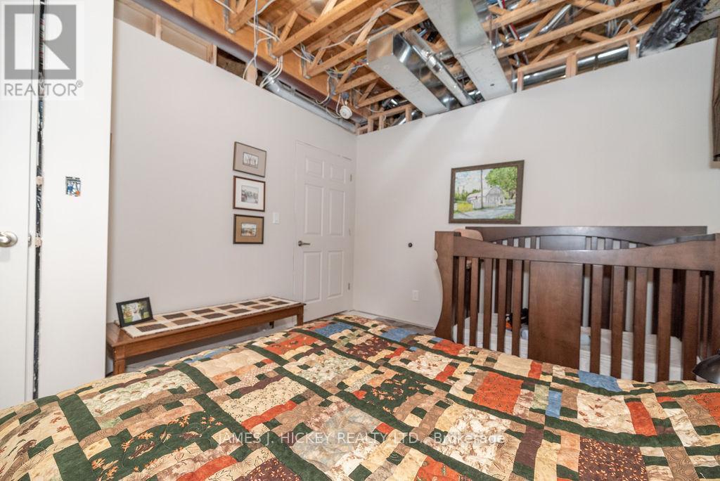 313 Meilleur'S Road, Laurentian Hills, ON - Indoor Photo Showing Other Room