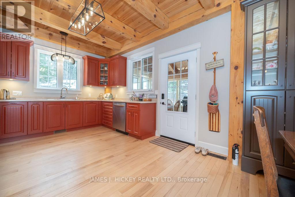313 Meilleur'S Road, Laurentian Hills, ON - Indoor Photo Showing Kitchen