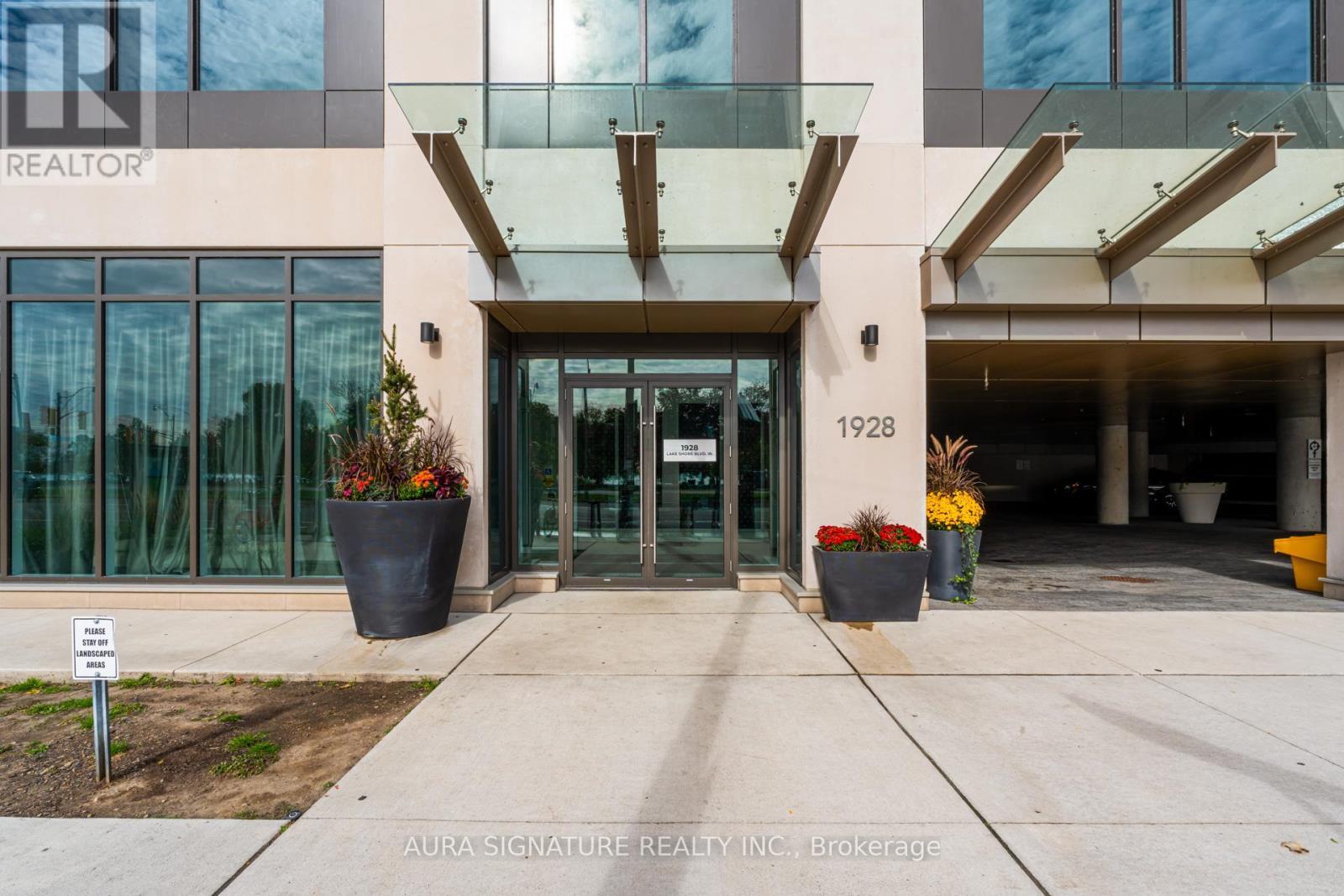 2205 - 1928 Lake Shore Boulevard W, Toronto, ON - Outdoor