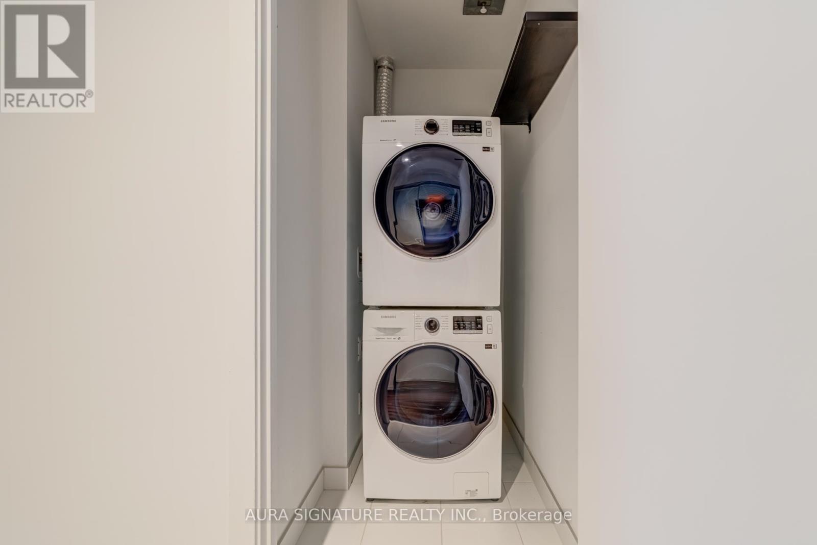 2205 - 1928 Lake Shore Boulevard W, Toronto, ON - Indoor Photo Showing Laundry Room
