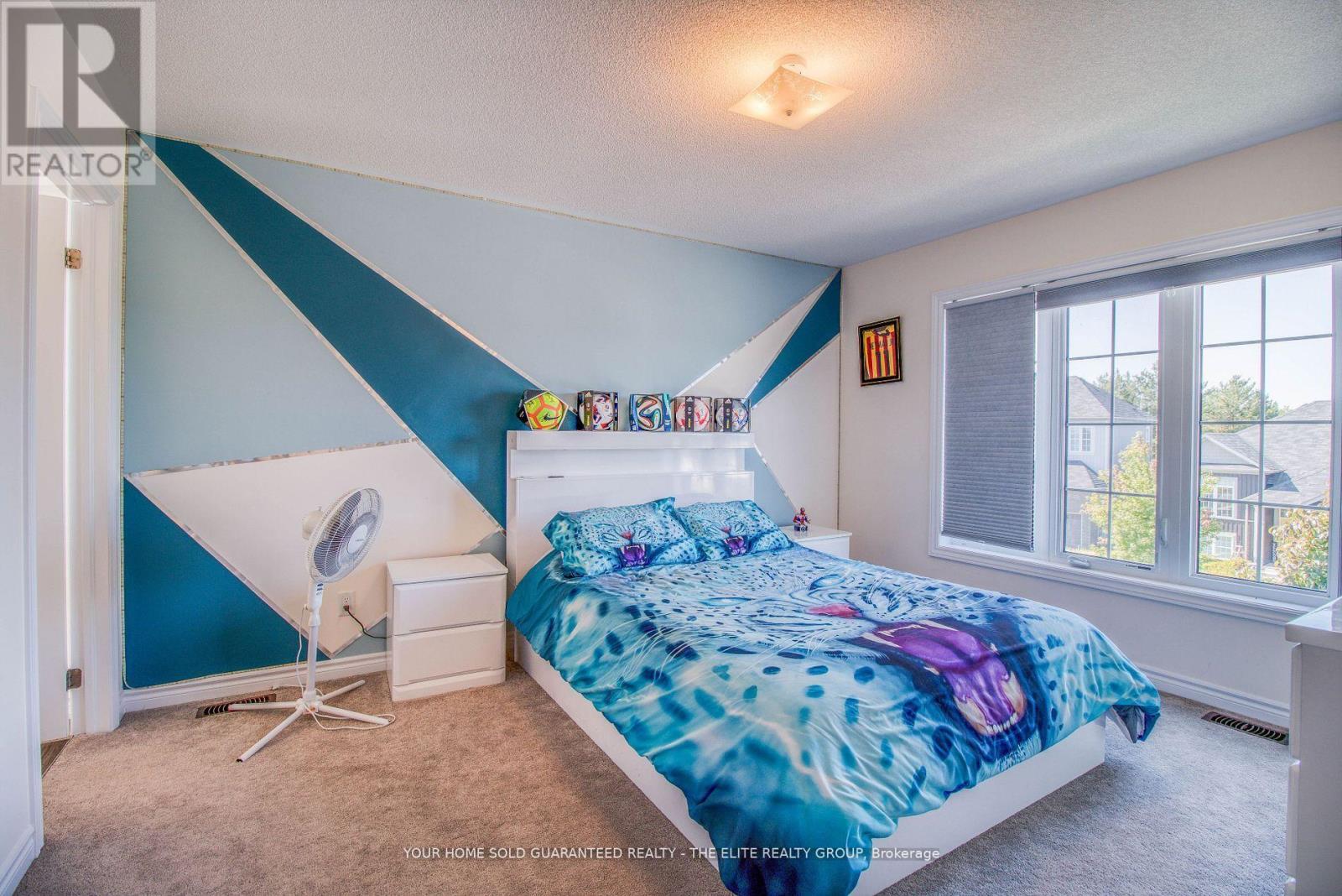 211 Lia Drive, Clearview, ON - Indoor Photo Showing Bedroom