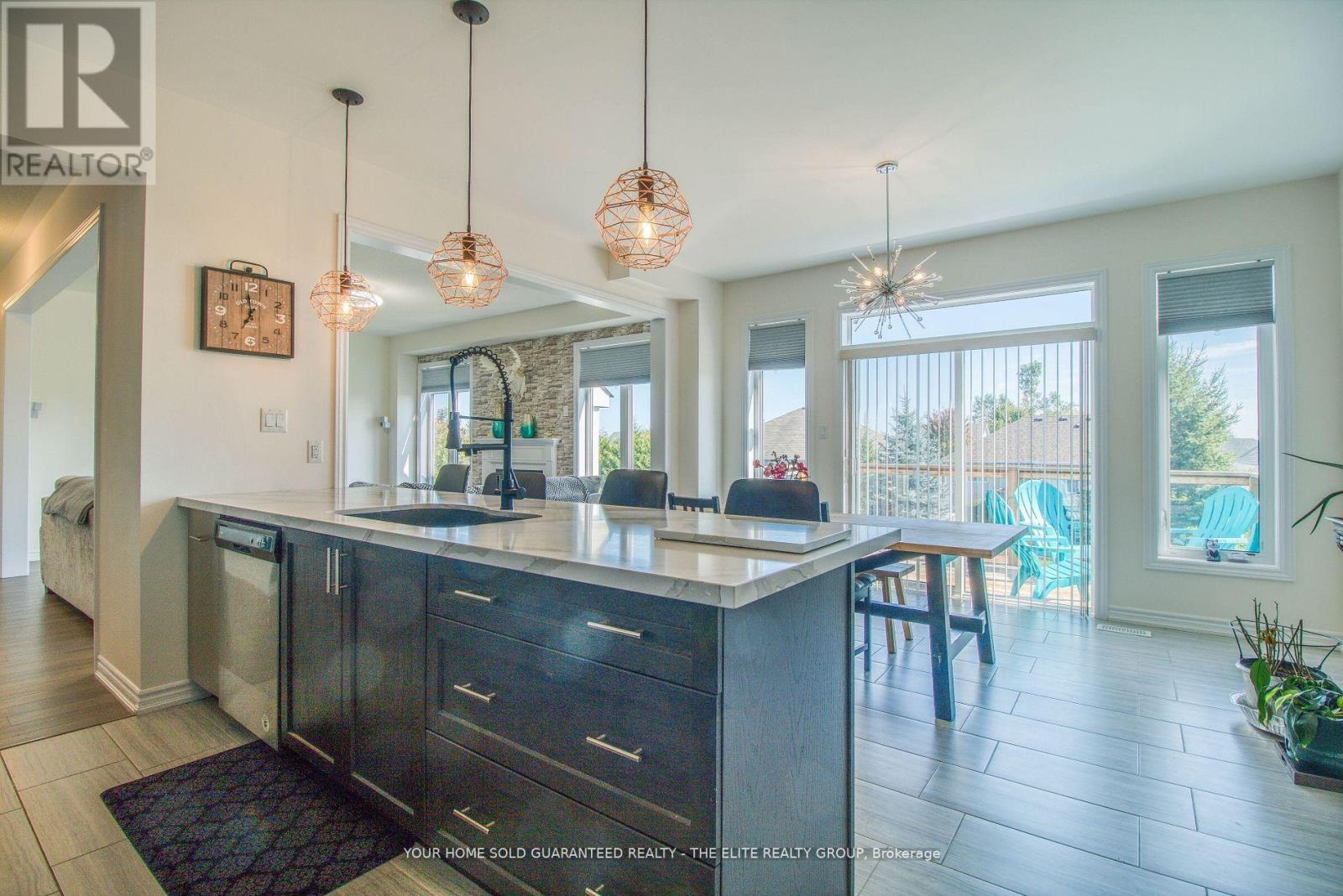 211 Lia Drive, Clearview, ON - Indoor Photo Showing Other Room