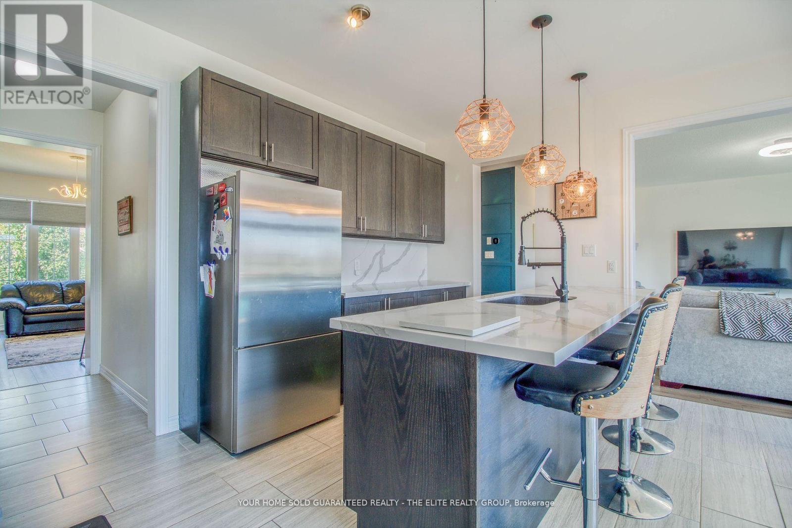 211 Lia Drive, Clearview, ON - Indoor Photo Showing Kitchen
