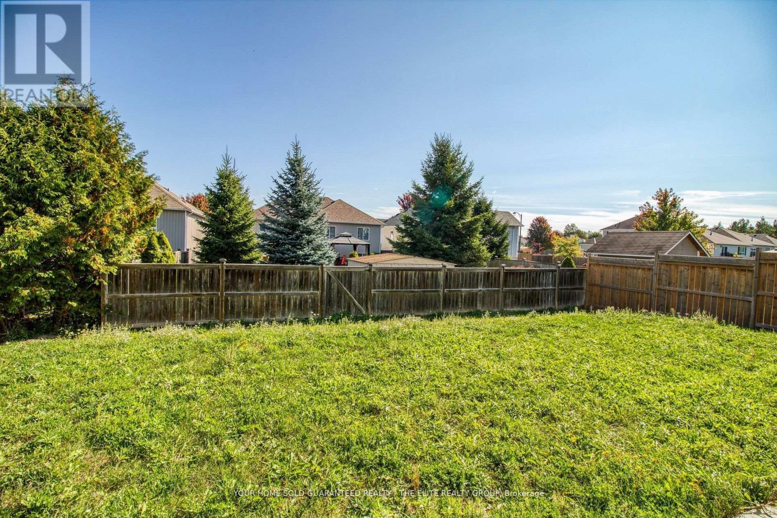 211 Lia Drive, Clearview, ON - Outdoor