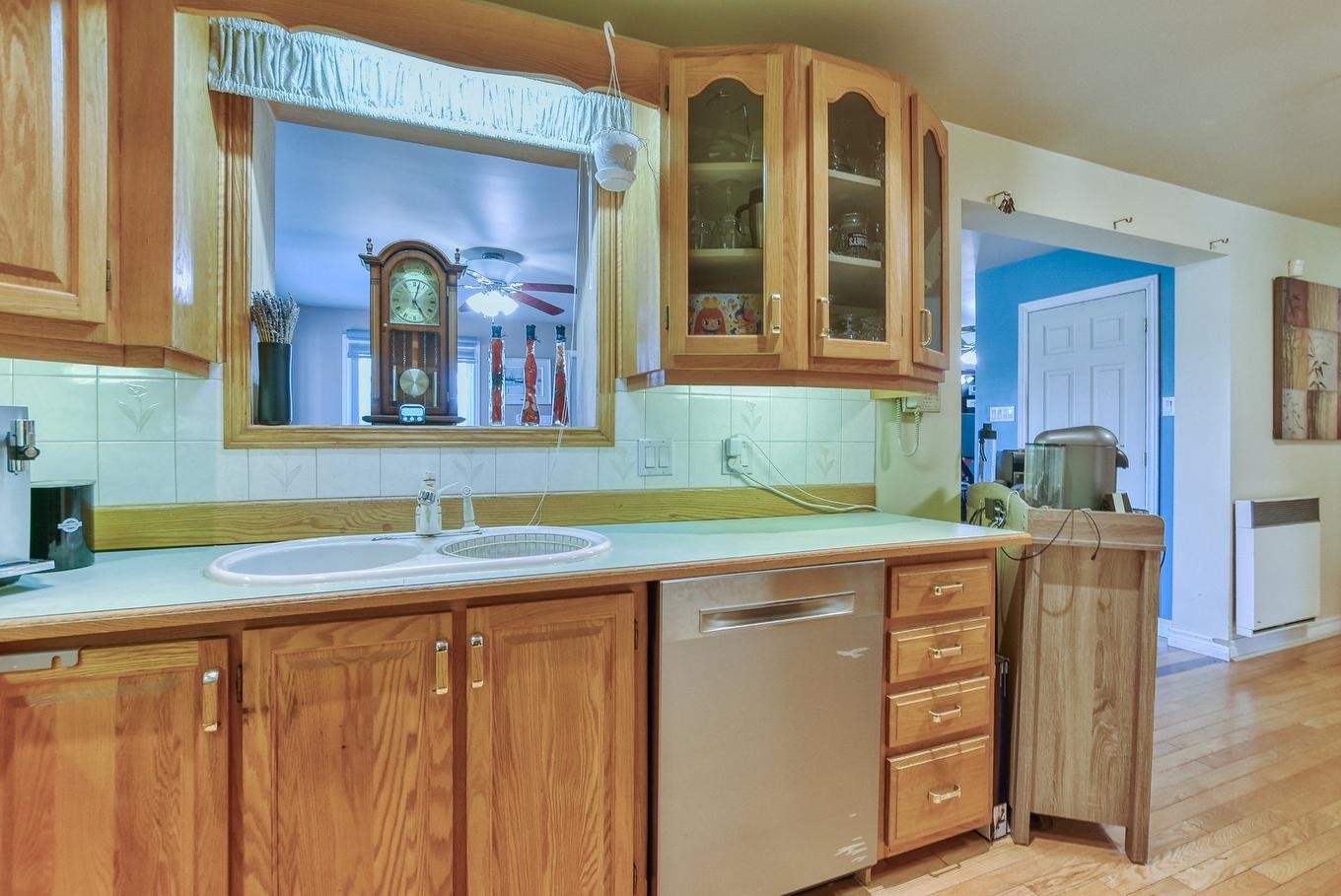 Cuisine - 344 Rue Mitchell, Lachute, QC - Indoor Photo Showing Kitchen With Double Sink