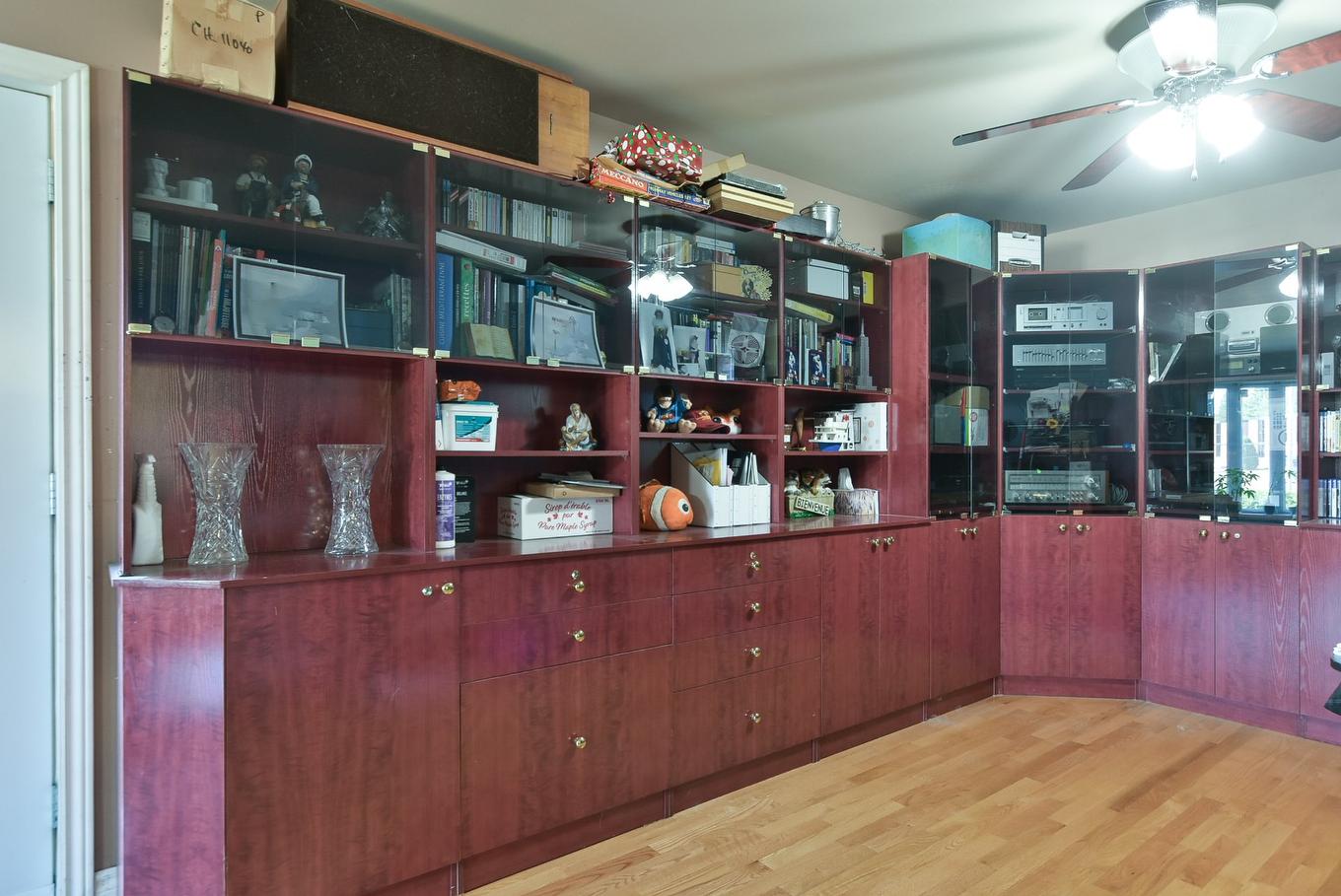 Salon - 344 Rue Mitchell, Lachute, QC - Indoor