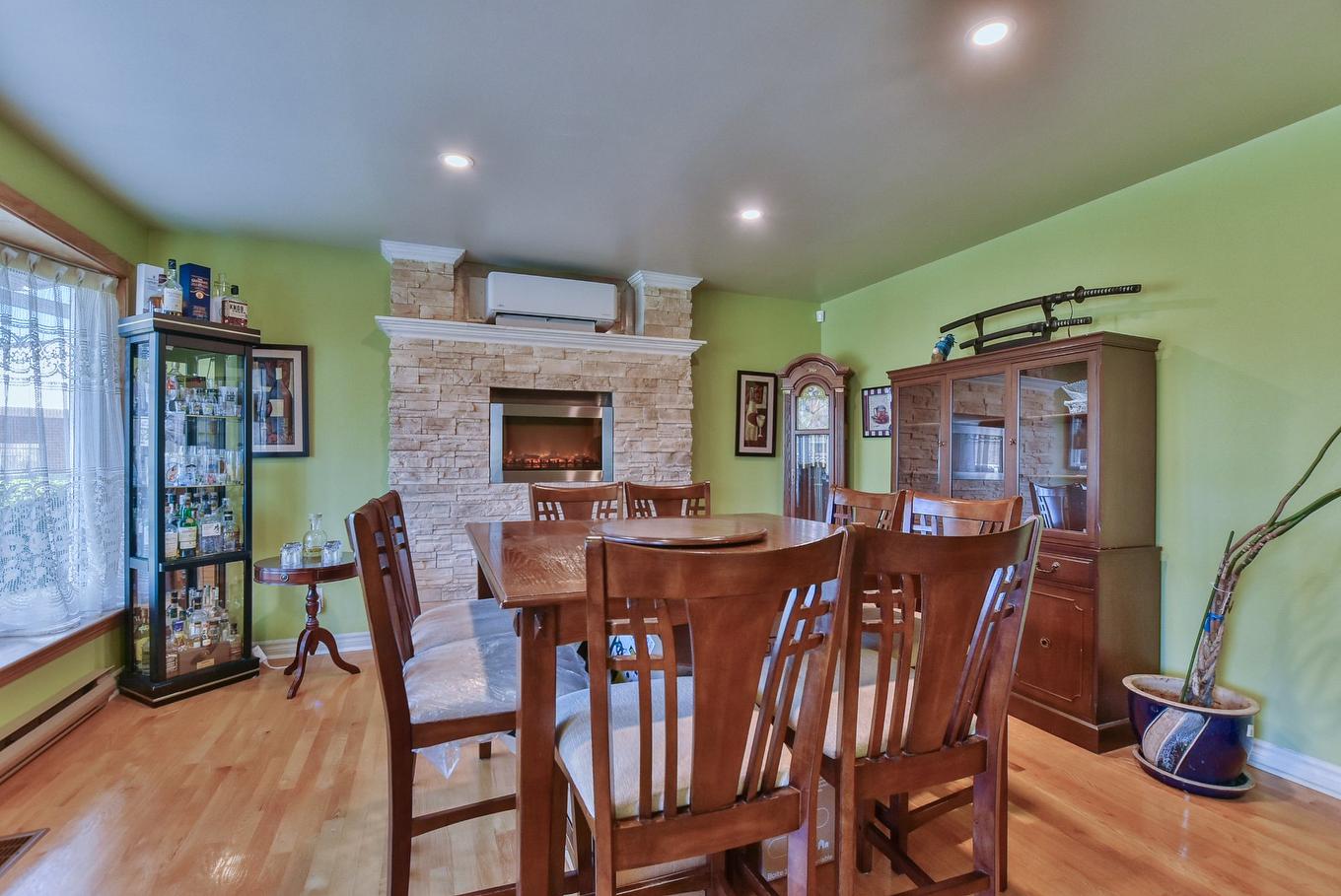 Salle à manger - 344 Rue Mitchell, Lachute, QC - Indoor Photo Showing Dining Room