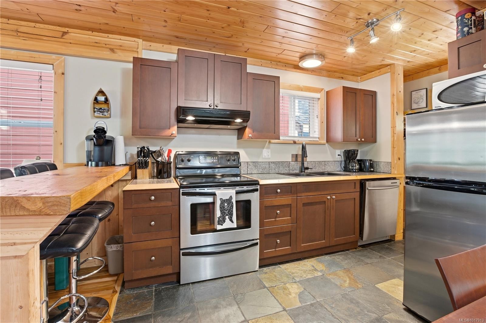 265 Boardwalk Blvd, Ucluelet, BC