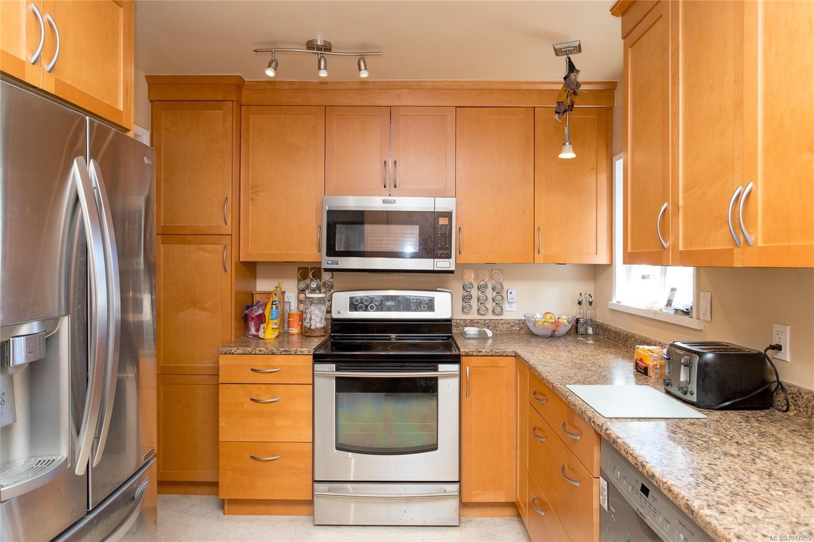 3359 Summerhill Cres, Colwood, BC