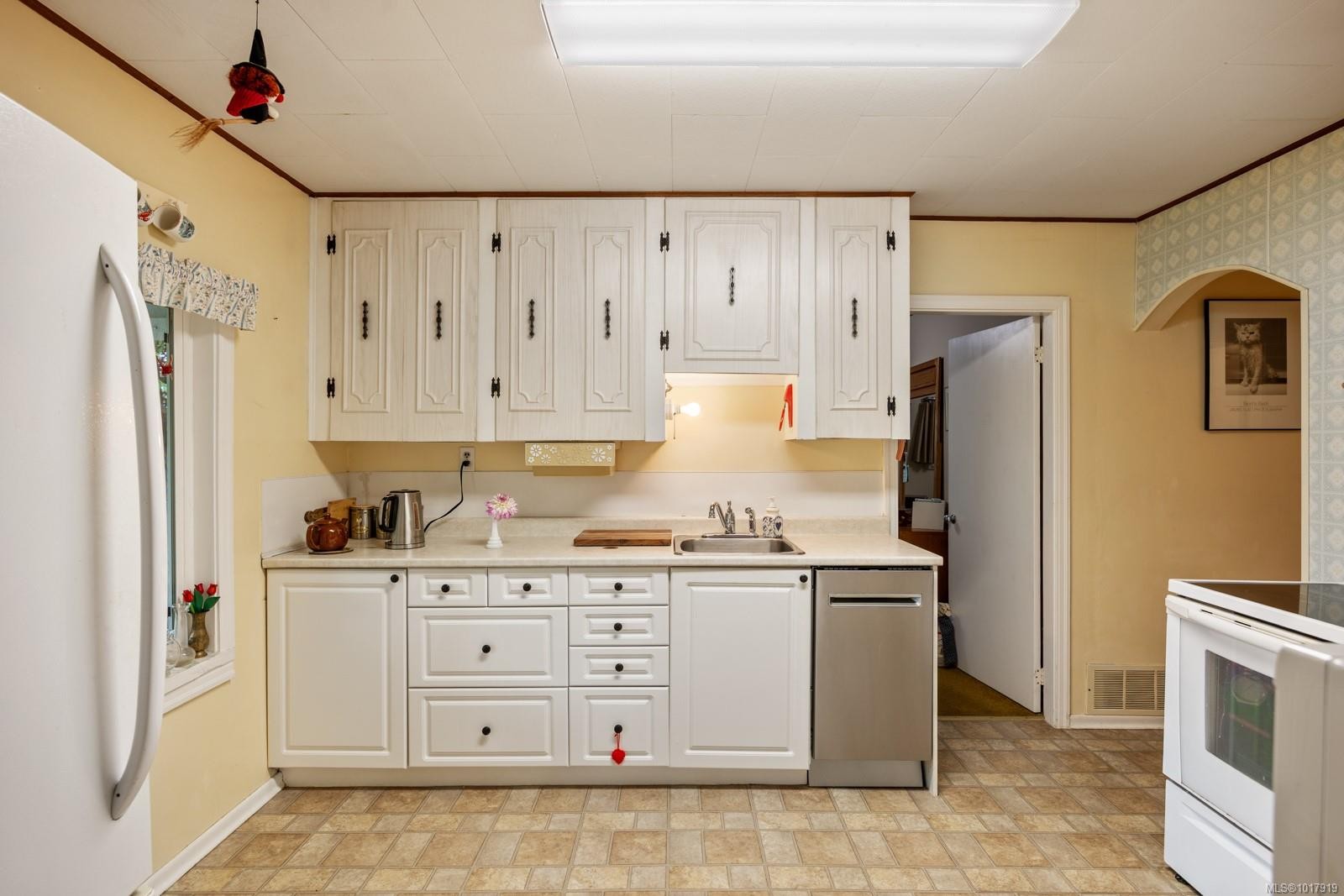 3296 Denman Rd, Denman Island, BC