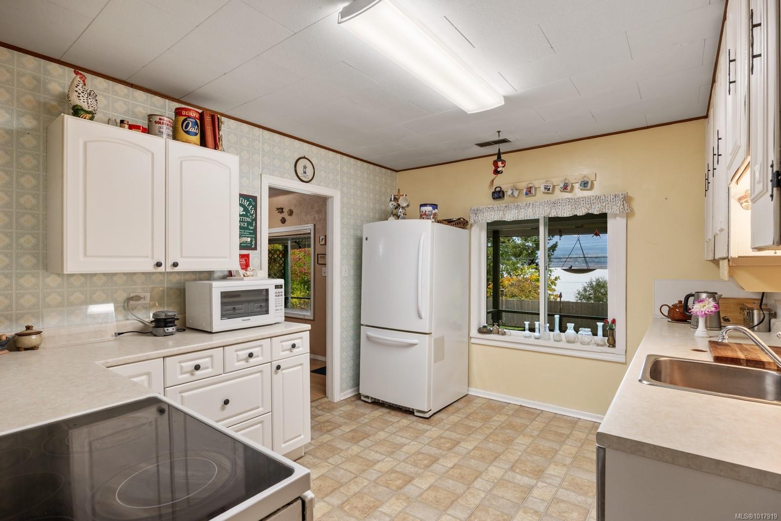 3296 Denman Rd, Denman Island, BC