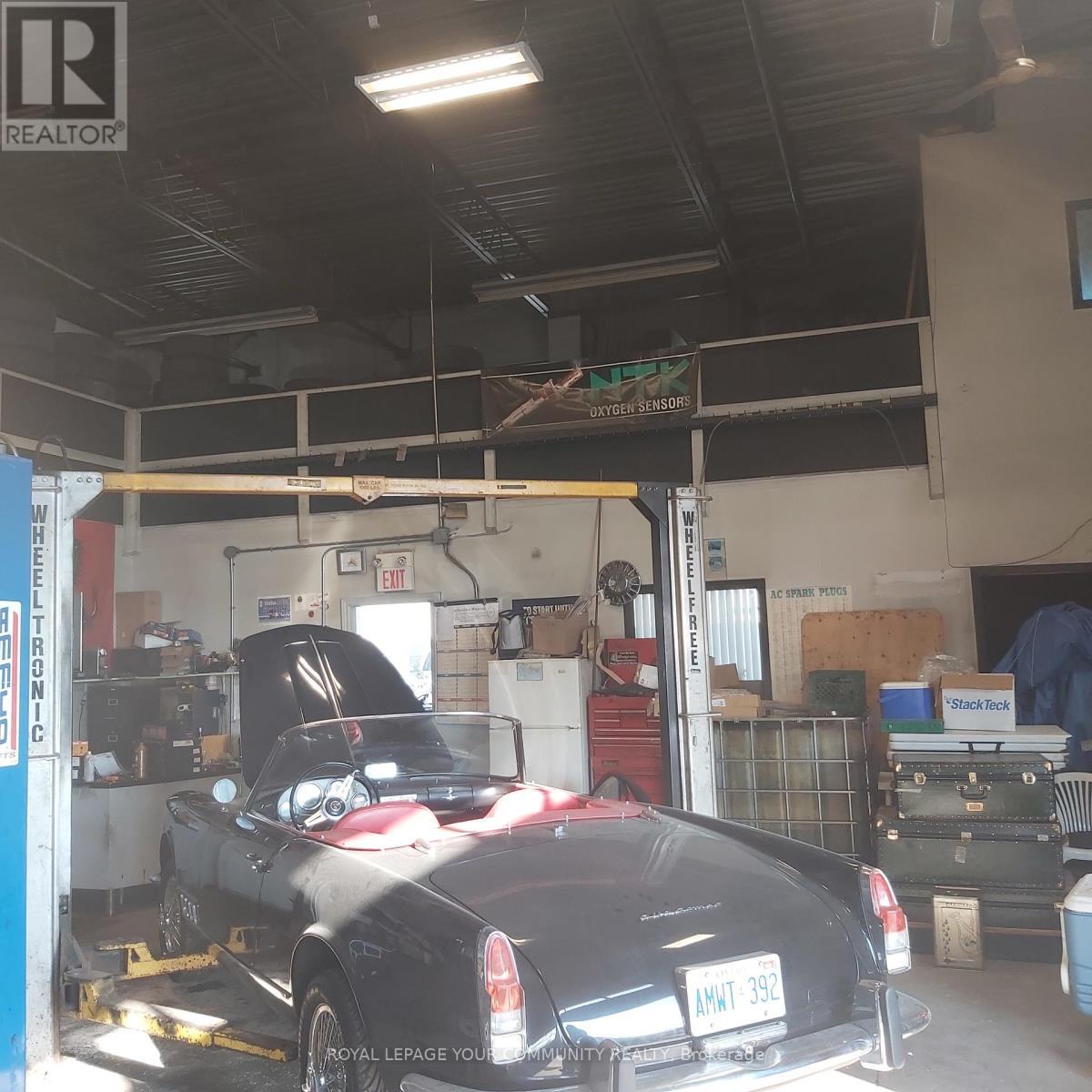 18 - 1 Delta Park Boulevard, Brampton, ON