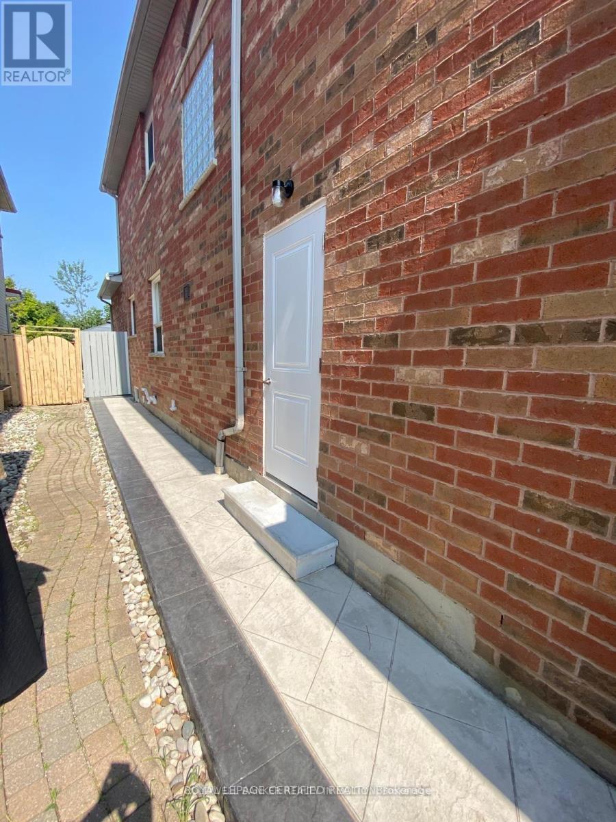 Basement - 537 Navigator Drive, Mississauga, ON - Outdoor With Exterior