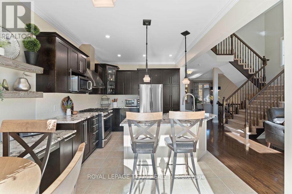 141 Trail Side Circle, Ottawa, ON - Indoor Photo Showing Kitchen With Upgraded Kitchen