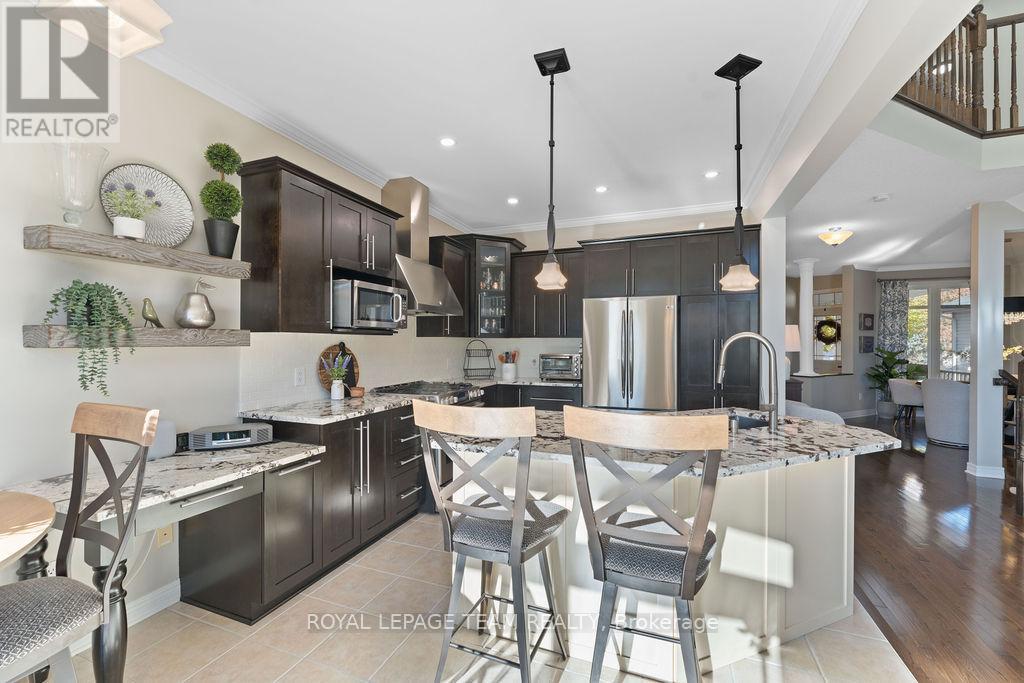 141 Trail Side Circle, Ottawa, ON - Indoor Photo Showing Kitchen With Upgraded Kitchen