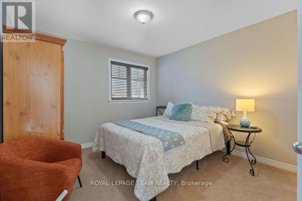 141 Trail Side Circle, Ottawa, ON - Indoor Photo Showing Bedroom