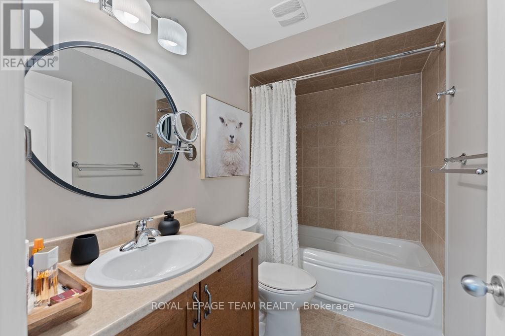 141 Trail Side Circle, Ottawa, ON - Indoor Photo Showing Bathroom