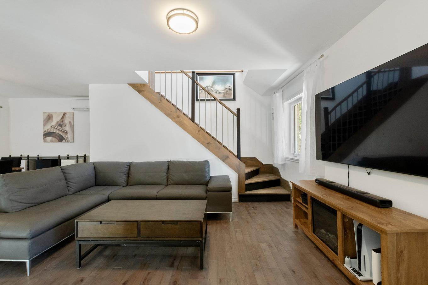 Living room - 4794 Ch. Johanne, Rawdon, QC - Indoor Photo Showing Living Room