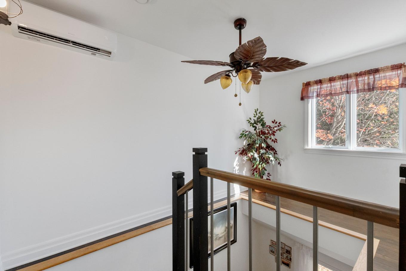 Staircase - 4794 Ch. Johanne, Rawdon, QC - Indoor Photo Showing Other Room