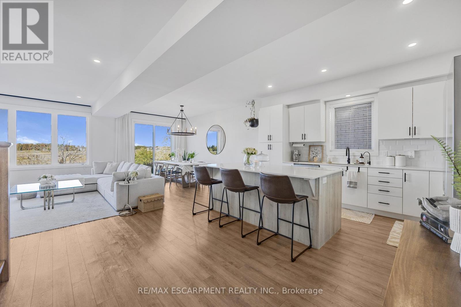 52 Bedrock Drive, Hamilton, ON - Indoor Photo Showing Other Room