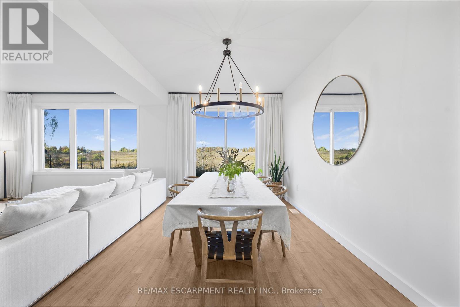 52 Bedrock Drive, Hamilton, ON - Indoor Photo Showing Dining Room