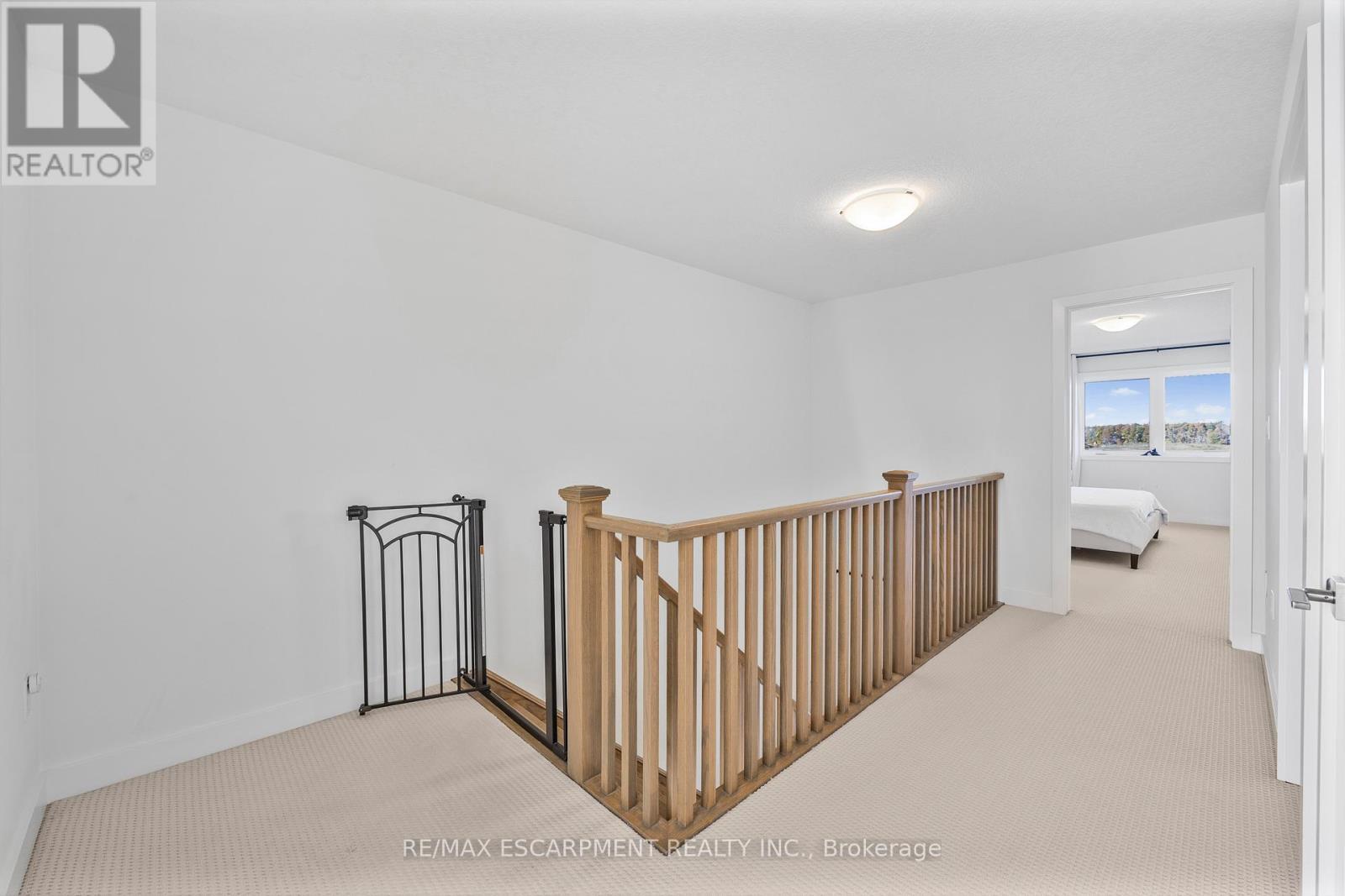 52 Bedrock Drive, Hamilton, ON - Indoor Photo Showing Other Room