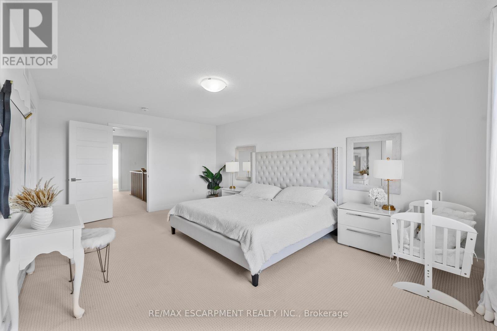 52 Bedrock Drive, Hamilton, ON - Indoor Photo Showing Bedroom