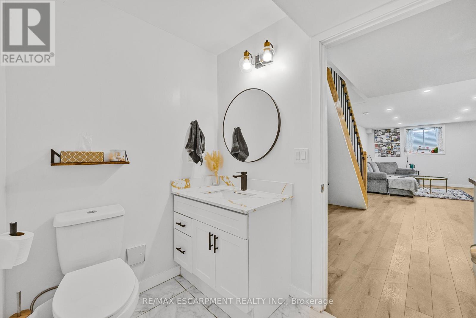 52 Bedrock Drive, Hamilton, ON - Indoor Photo Showing Bathroom