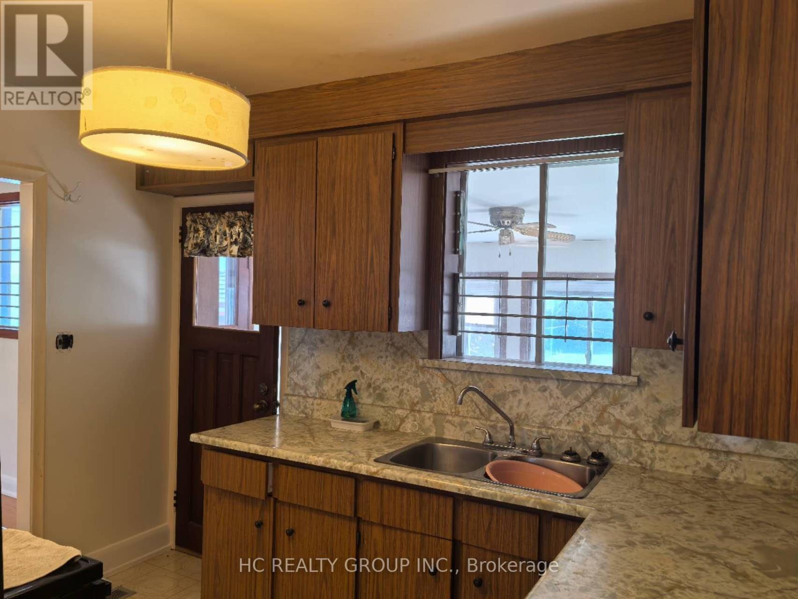 21 Norcross Road, Toronto, ON - Indoor