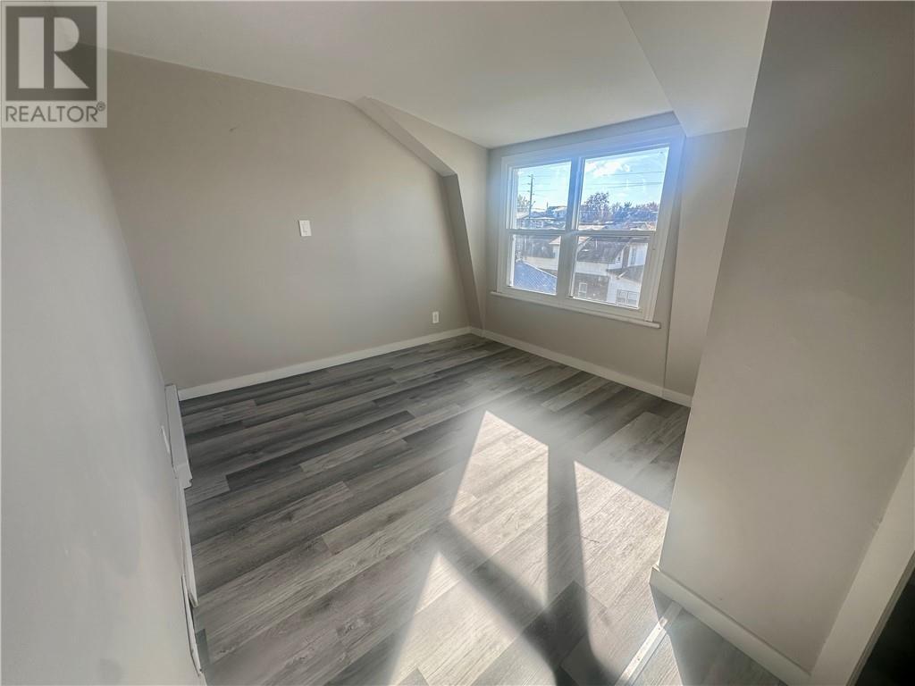 425 Bessie Avenue Unit# 3, Sudbury, ON - Indoor Photo Showing Other Room