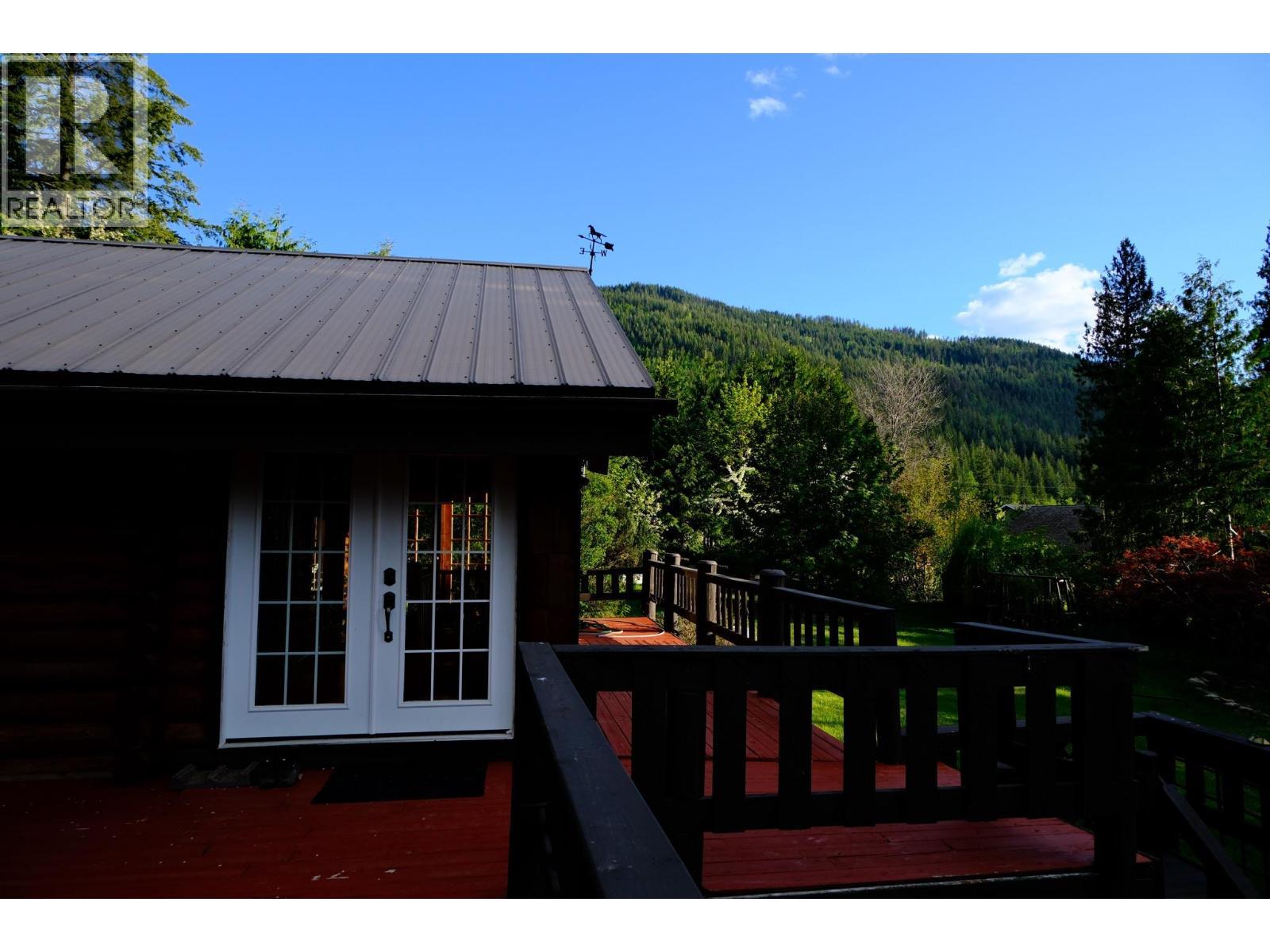 4061 Torry Road, Eagle Bay, BC - Outdoor