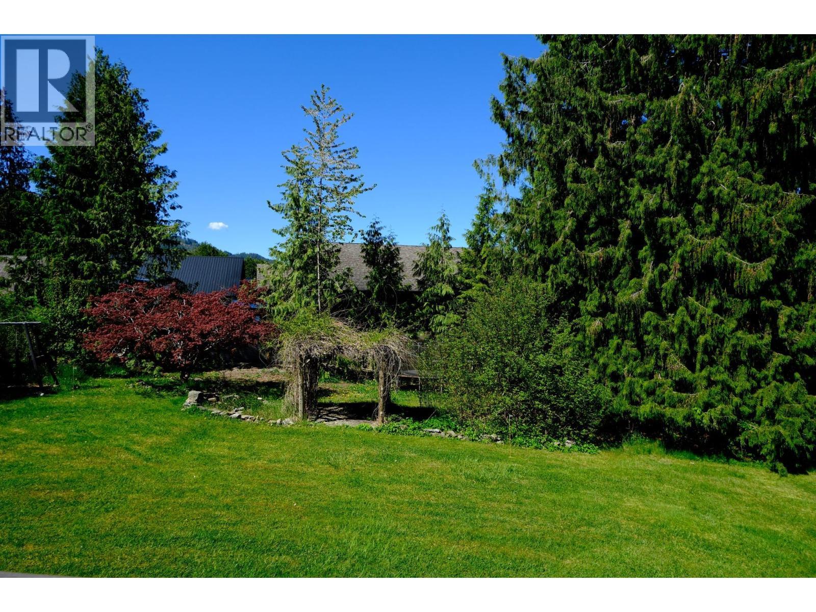 4061 Torry Road, Eagle Bay, BC - Outdoor