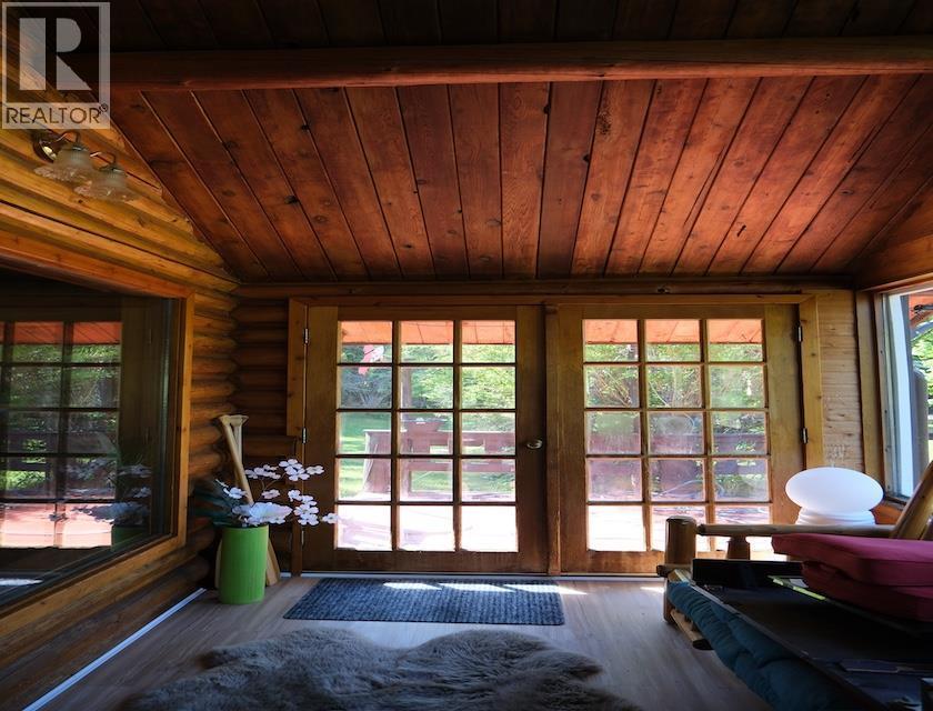 4061 Torry Road, Eagle Bay, BC - Indoor Photo Showing Other Room