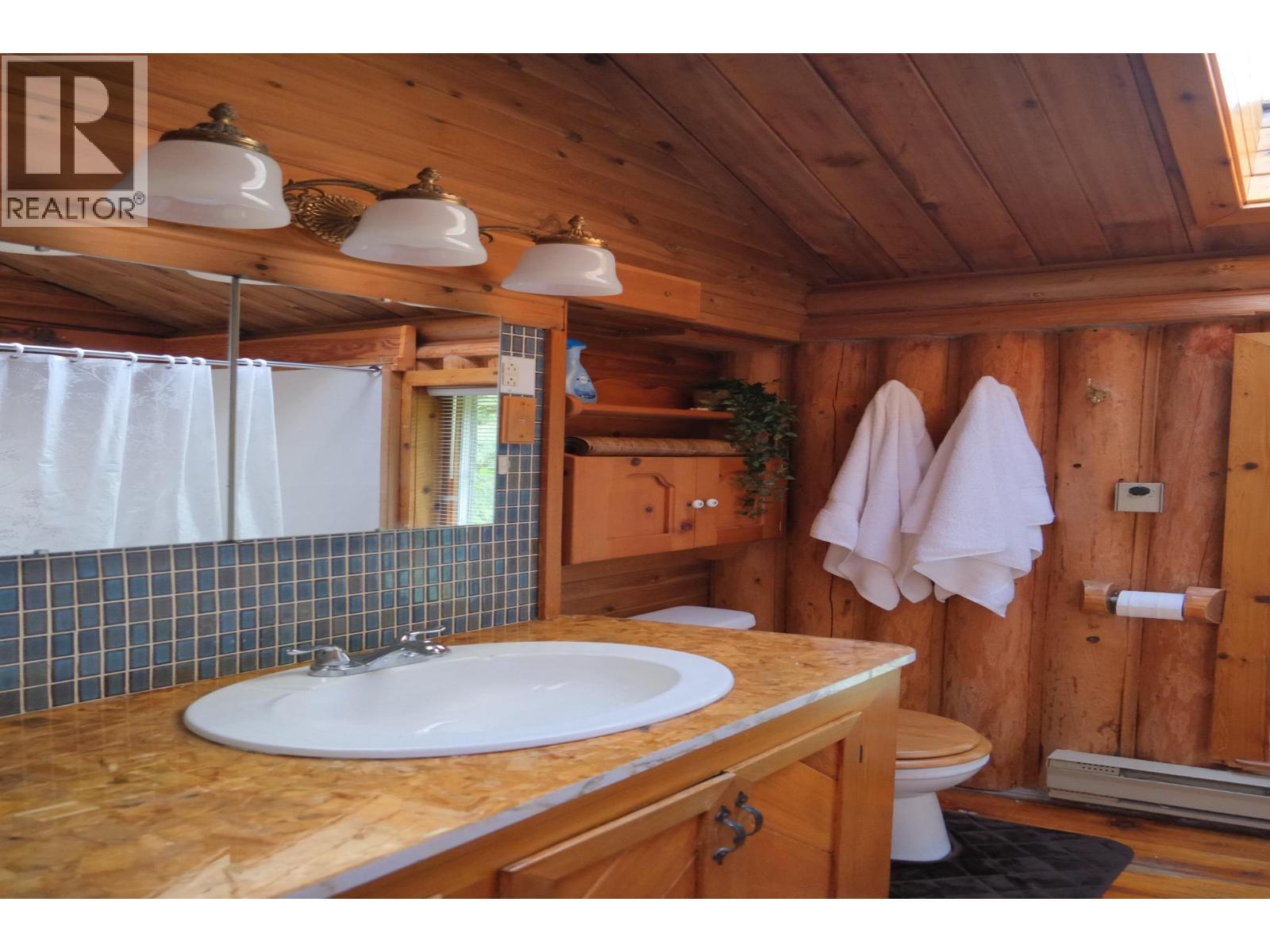 4061 Torry Road, Eagle Bay, BC - Indoor Photo Showing Bathroom
