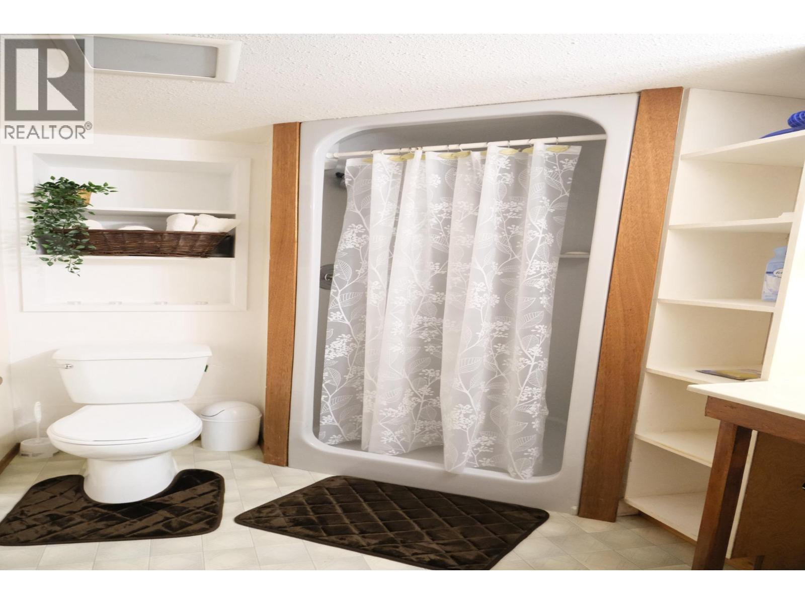 4061 Torry Road, Eagle Bay, BC - Indoor Photo Showing Bathroom