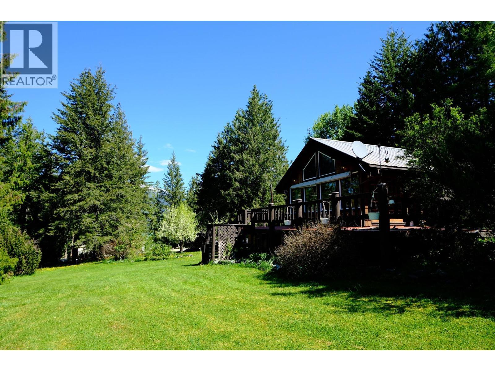 4061 Torry Road, Eagle Bay, BC - Outdoor