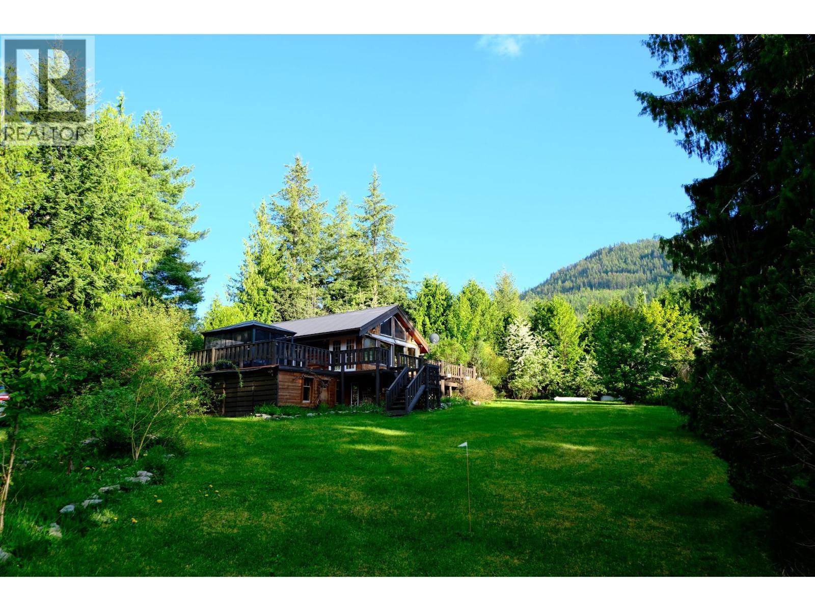 4061 Torry Road, Eagle Bay, BC - Outdoor