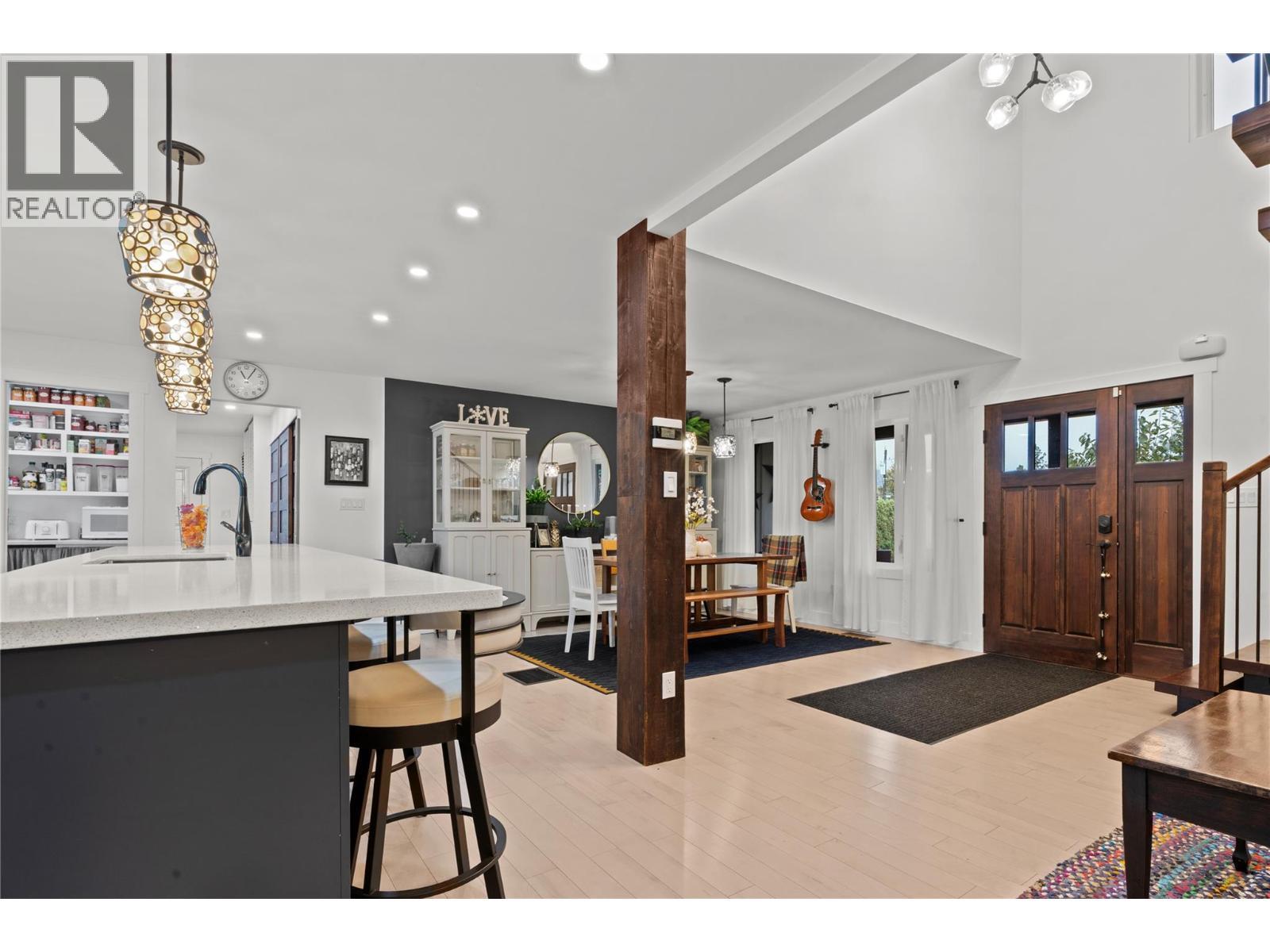 3930 Dryden Road, Peachland, BC - Indoor