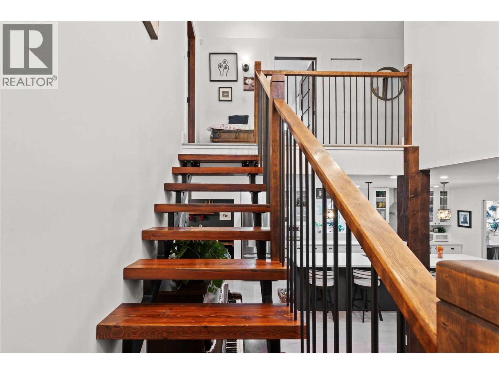 3930 Dryden Road, Peachland, BC - Indoor Photo Showing Other Room