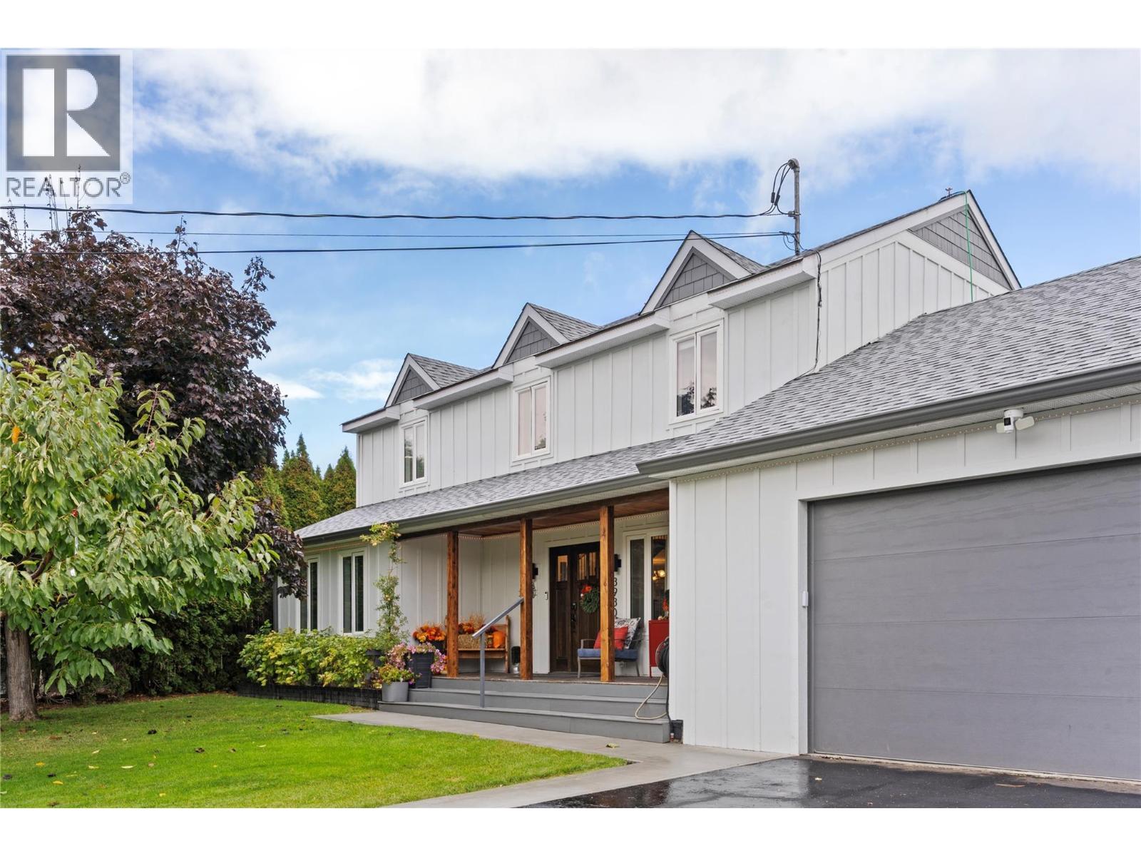 3930 Dryden Road, Peachland, BC - Outdoor With Deck Patio Veranda