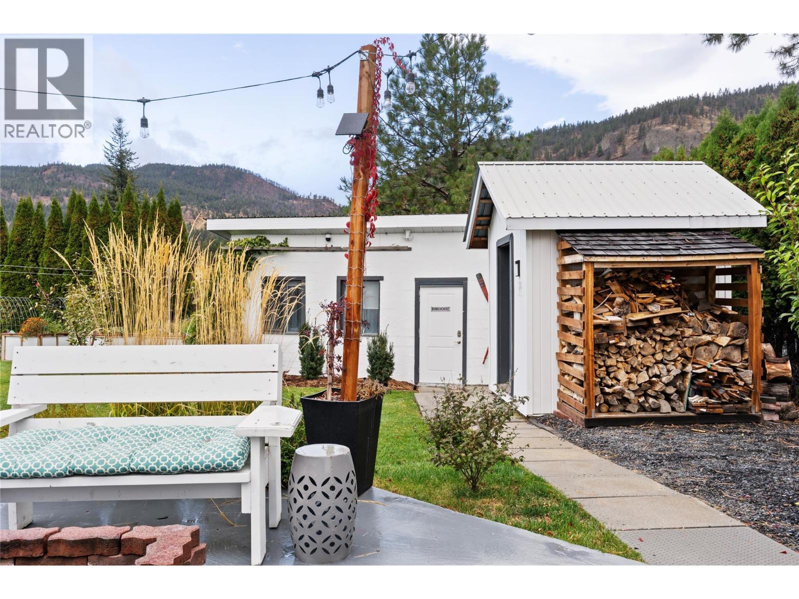 3930 Dryden Road, Peachland, BC - Outdoor
