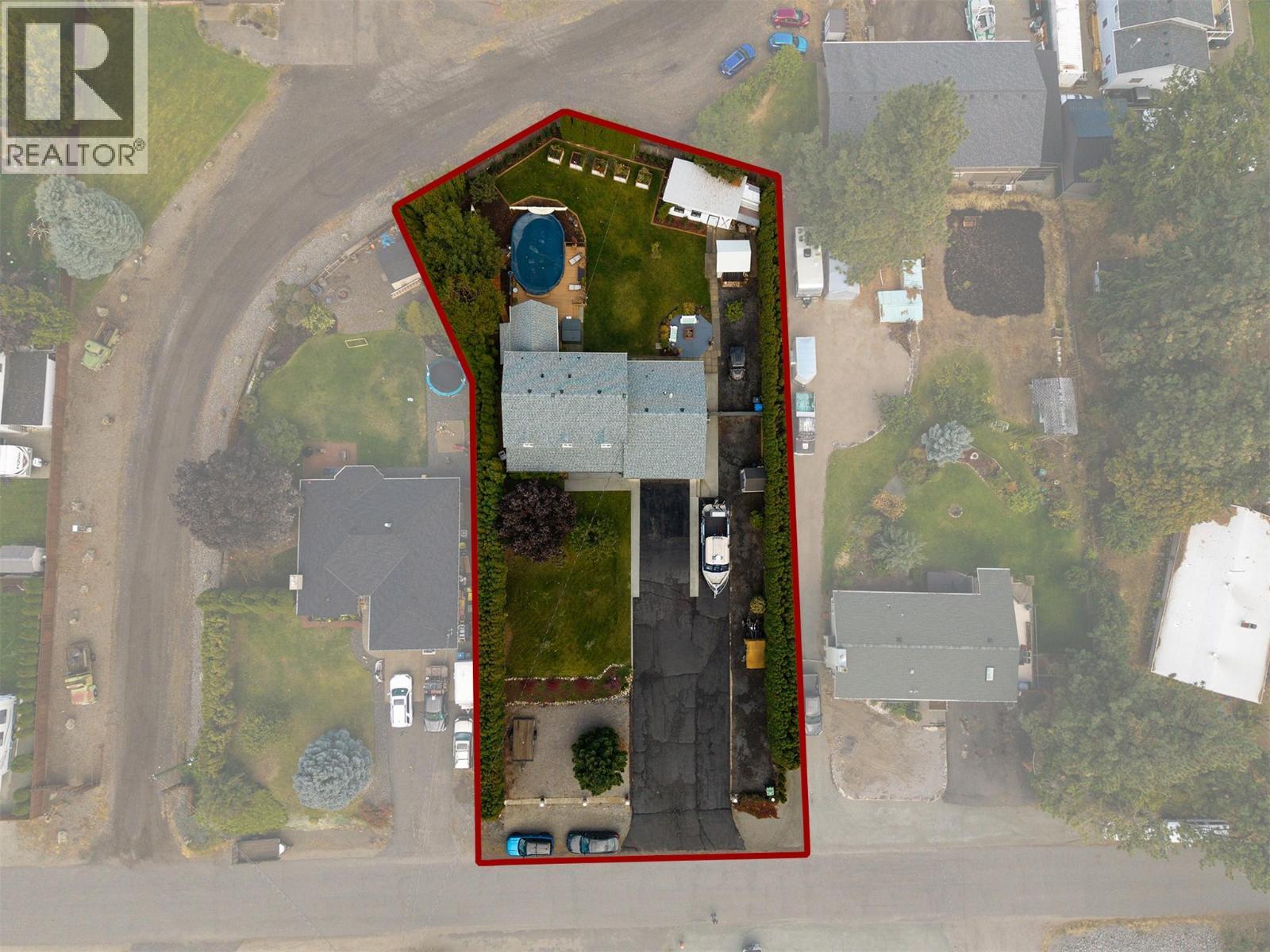 3930 Dryden Road, Peachland, BC -