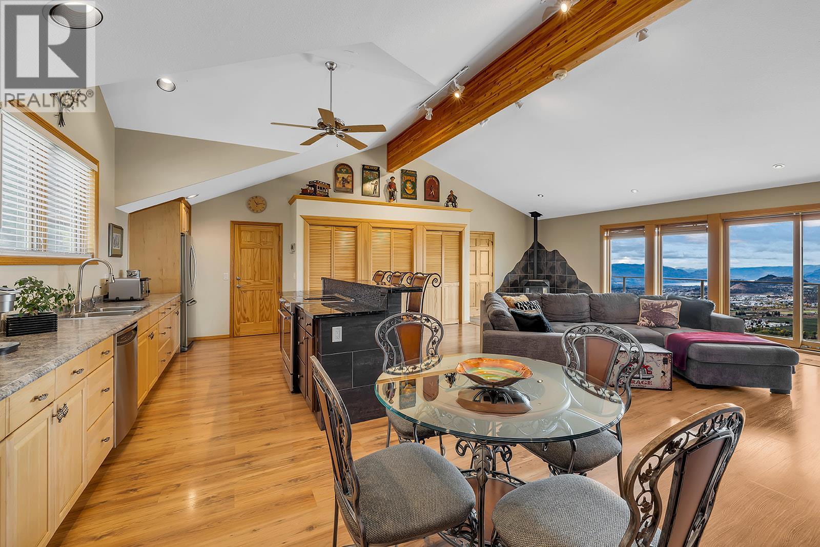 5705 Upper Booth N Road, Kelowna, BC - Indoor