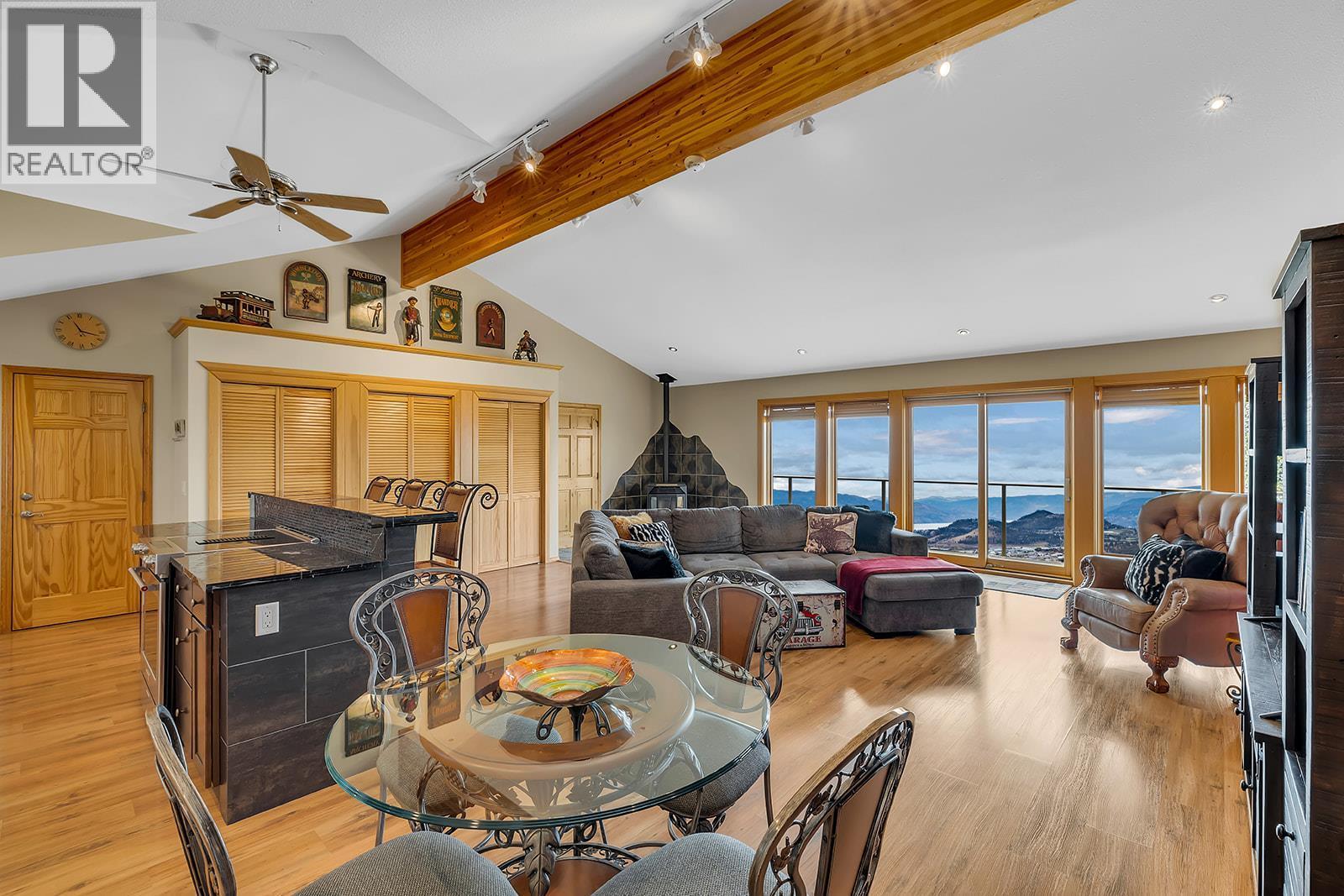 5705 Upper Booth N Road, Kelowna, BC - Indoor