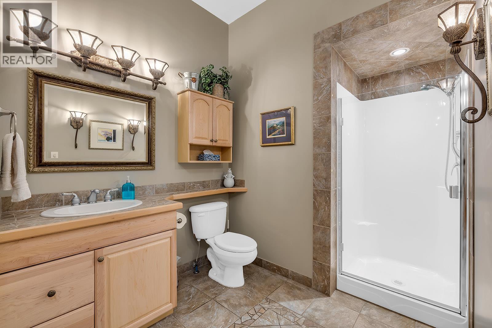 5705 Upper Booth N Road, Kelowna, BC - Indoor Photo Showing Bathroom