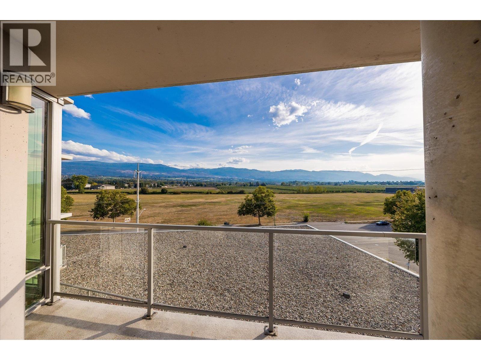 2040 Springfield Road Unit# 401, Kelowna, BC - Outdoor With Balcony With View