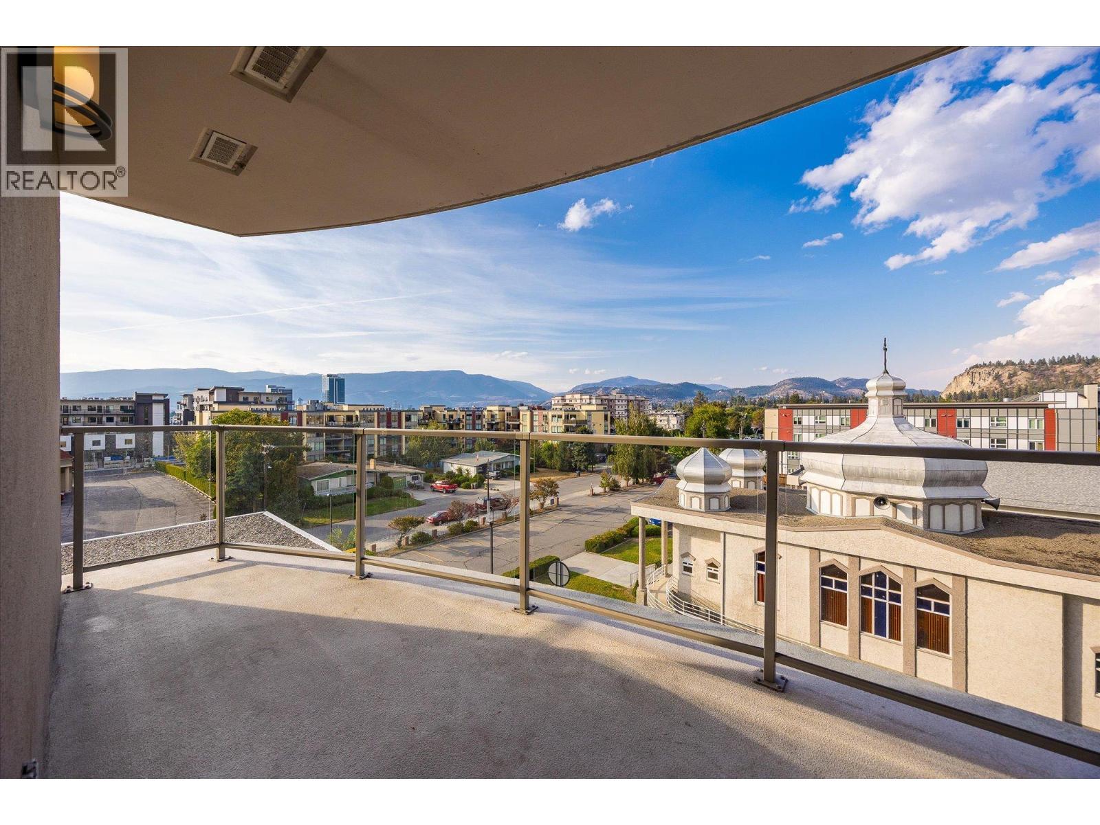 side deck off primary bedroom - 2040 Springfield Road Unit# 401, Kelowna, BC - Outdoor With Balcony With View